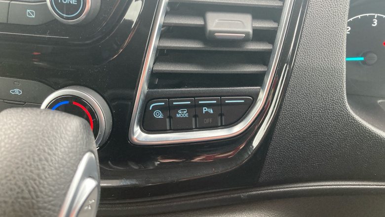 Ford Transit Custom 300 L1 Diesel Fwd 2.0 EcoBlue 170ps Low Roof D/Cab Limited Van Auto